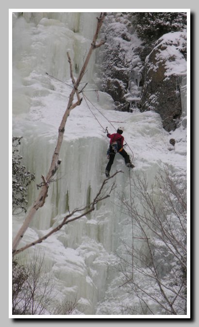 14-ice_climbers_cascade_lake_not_us_closeup1